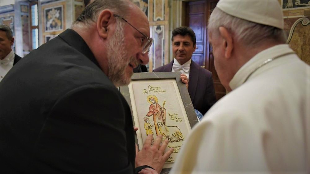 Papa Francesco, l’abuso sui minori “omicidio psicologico”