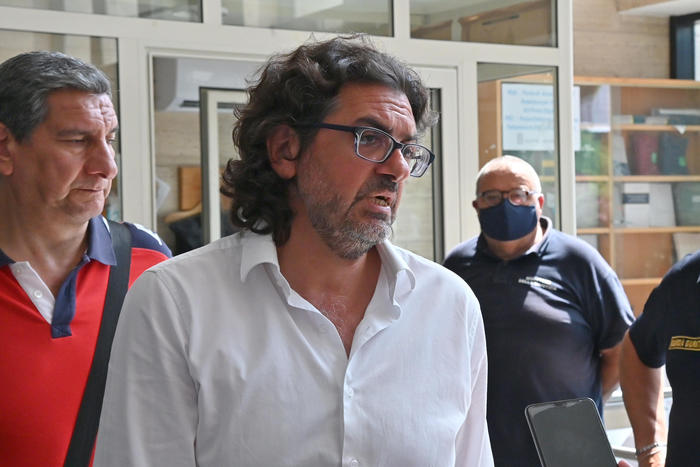 Madre e figlia impiccate, il parroco, “Sconvolti, una famiglia unita”