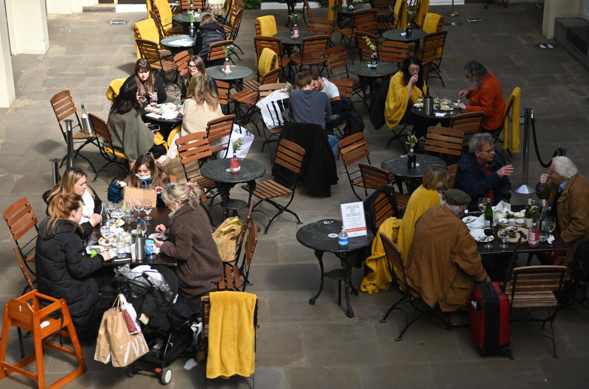 Regioni, aggiornate linee guida riaperture, ecco cosa prevedono