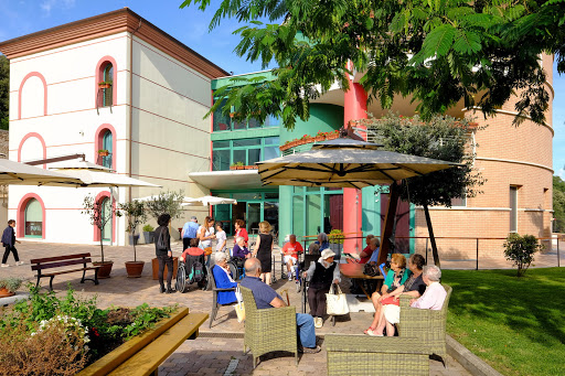 Regioni, visite agli anziani nelle Rsa solo con pass verde