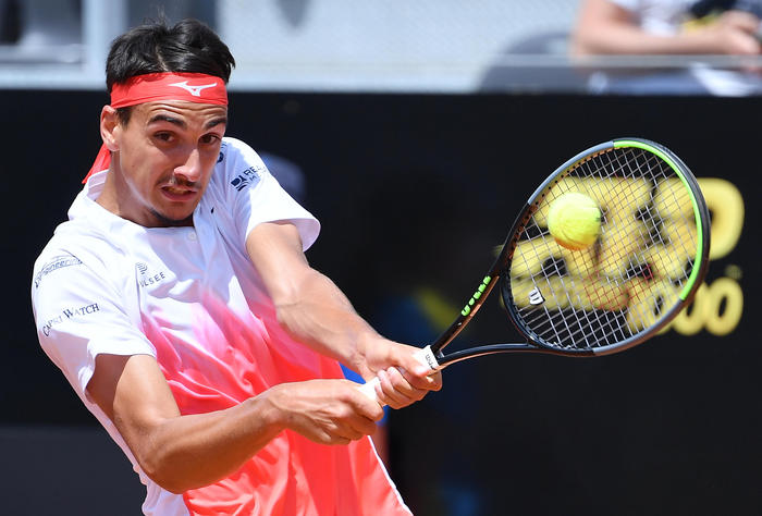 Wimbledon, niente da fare per Sonego contro Federer