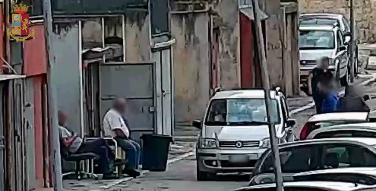 Spaccio allo Sperone, dei 12 arrestati 8 hanno il reddito di cittadinanza