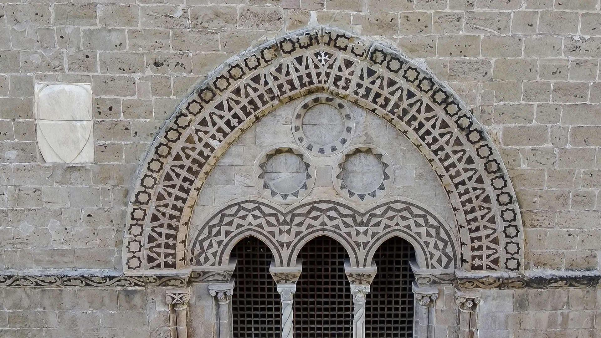 Shaping Future Cultural Heritage: ricerca e fruizione digitale delle pitture della Sala Magna dello Steri