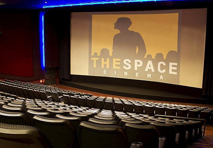 Cinema e teatro, da ottobre capienza all’80%, ma solo con Green pass