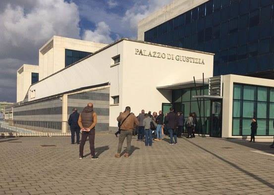 Morte operaio, chiesto giudizio dirigenti Enichem Anic Gela