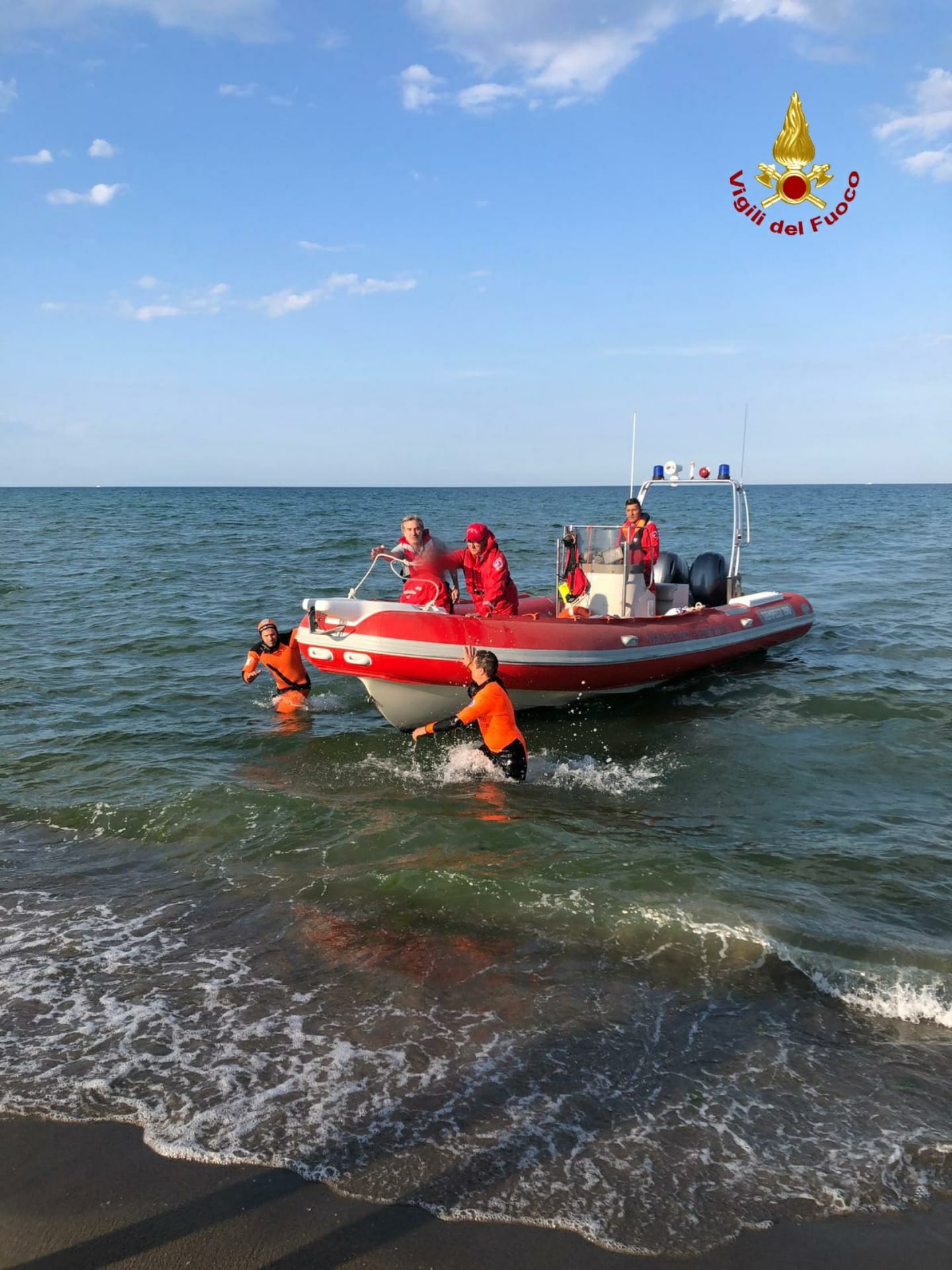 Diciassettenne scompare alla Plaia di Catania, ritrovato dai vigili Diciassettenne scompare alla Plaia di Catania, ritrovato dai vigili