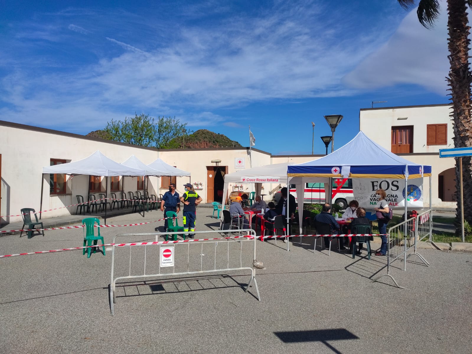 Vulcano, gli abitanti della zona rossa tornano a casa