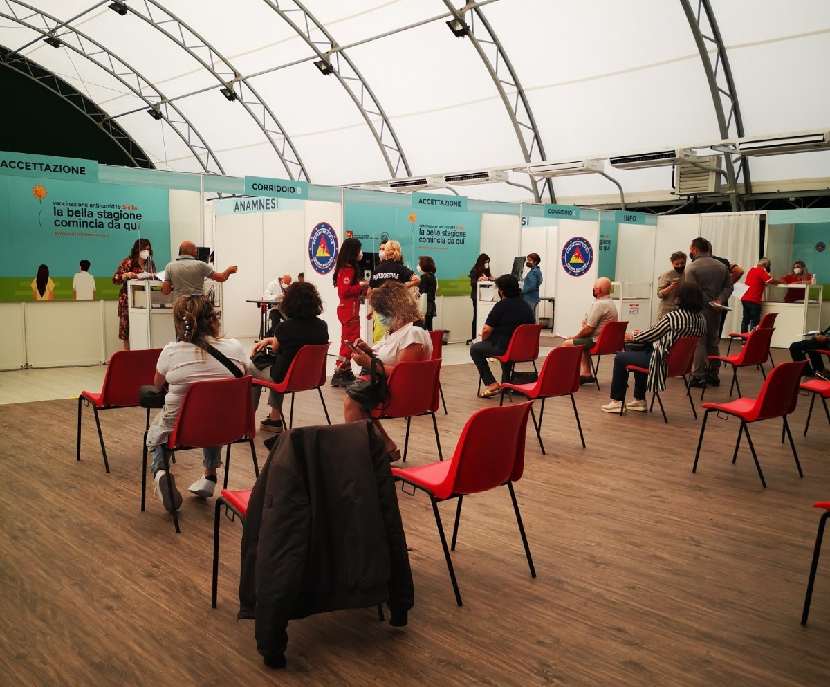 Covid, Siracusa al rush finale, avanti tutta con le vaccinazioni