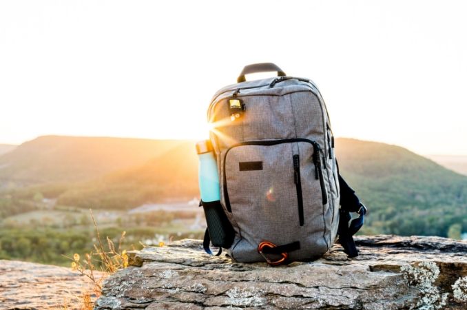 Voglia d’estate e libertà, pronti a partire “zaino in spalla”