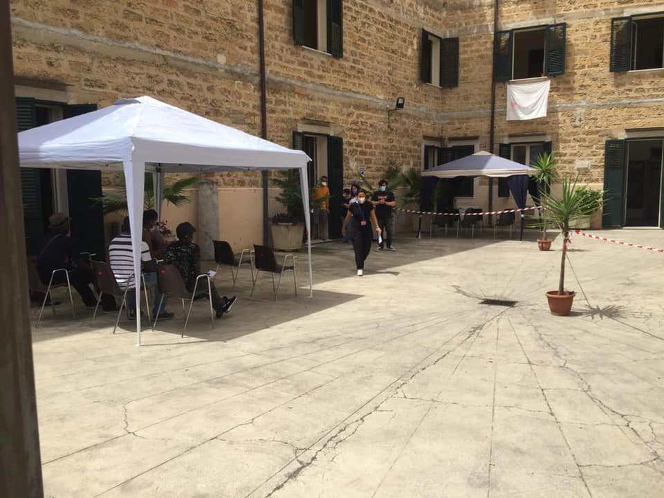 Campagna “Accanto agli ultimi” già vaccinate oltre mille persone