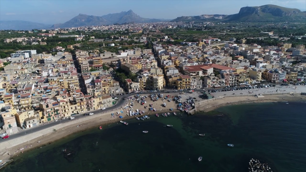 Ztl e Aree pedonali ad Aspra per favorire l’economia locale