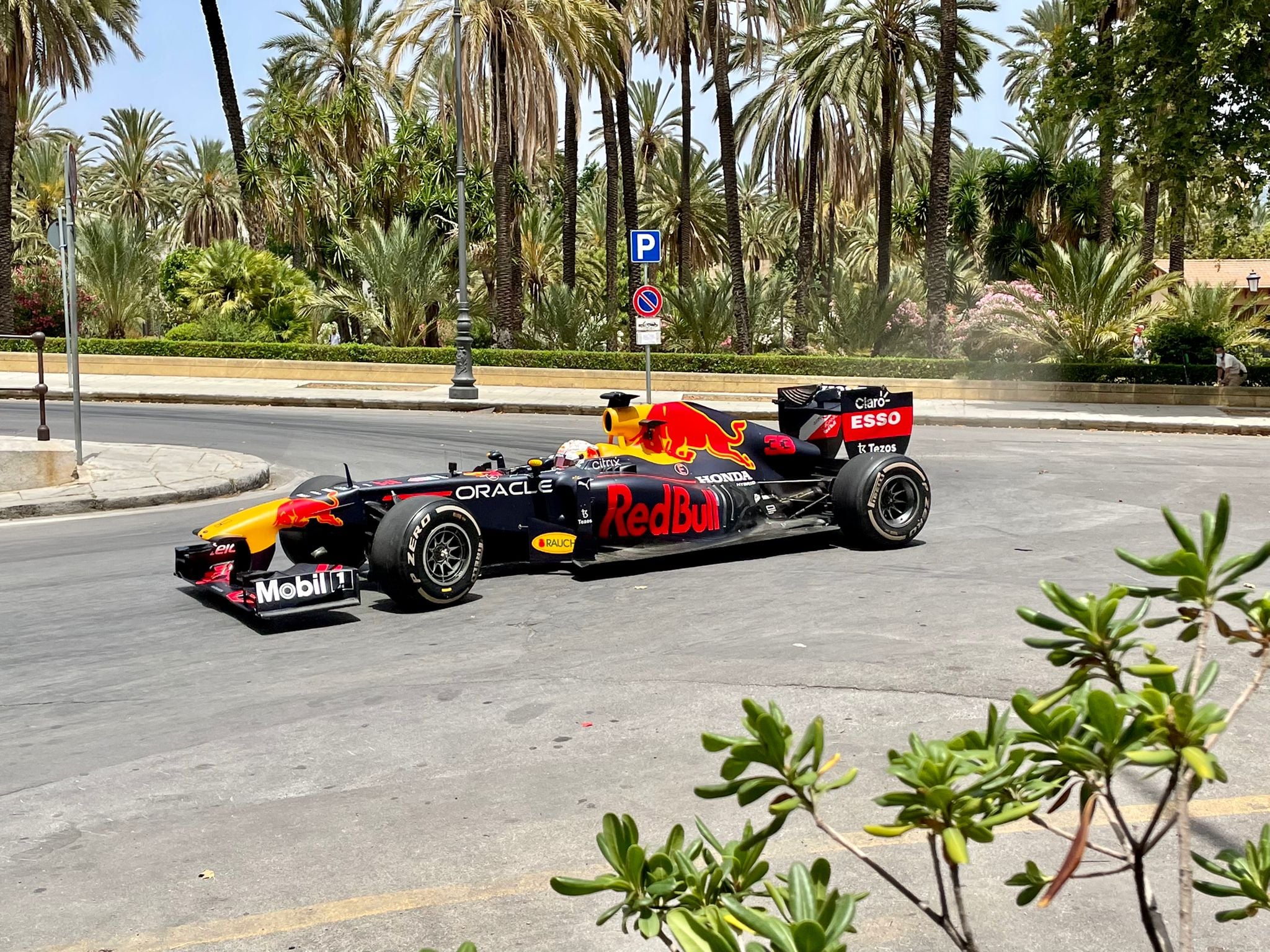 Palermo, traffico impazzito, il motivo: uno spot di F1 Red Bull