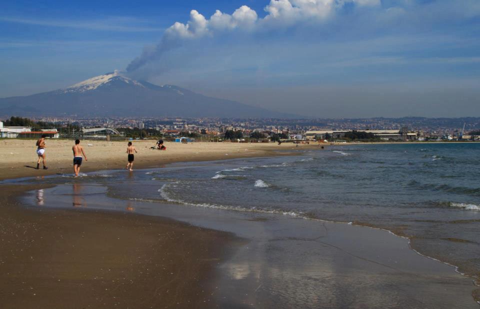 Mare: Comune di Catania, nessun divieto di balneazione alla Plaia