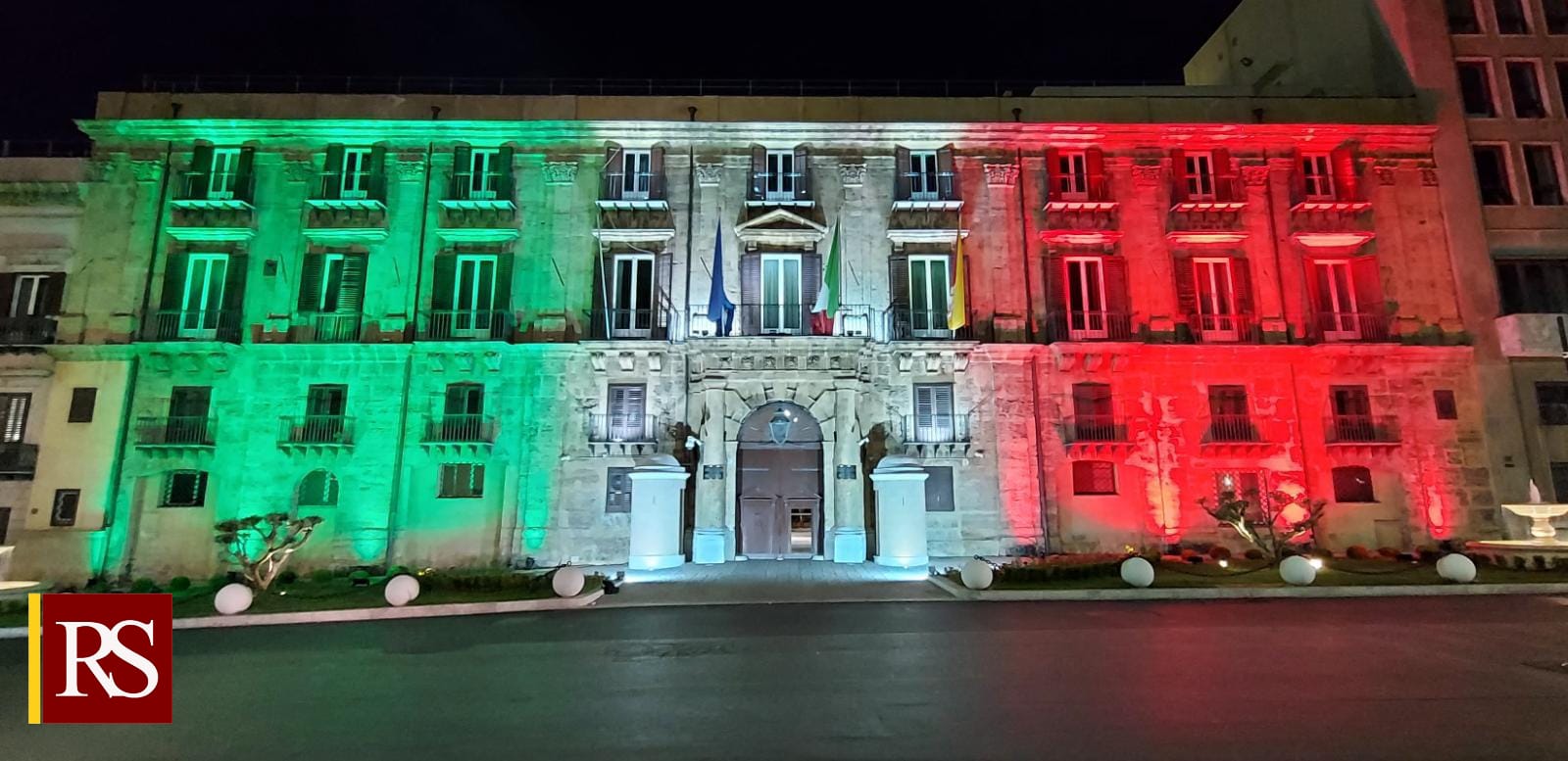 Palazzo Orleans illuminato con il Tricolore per la Festa della Repubblica