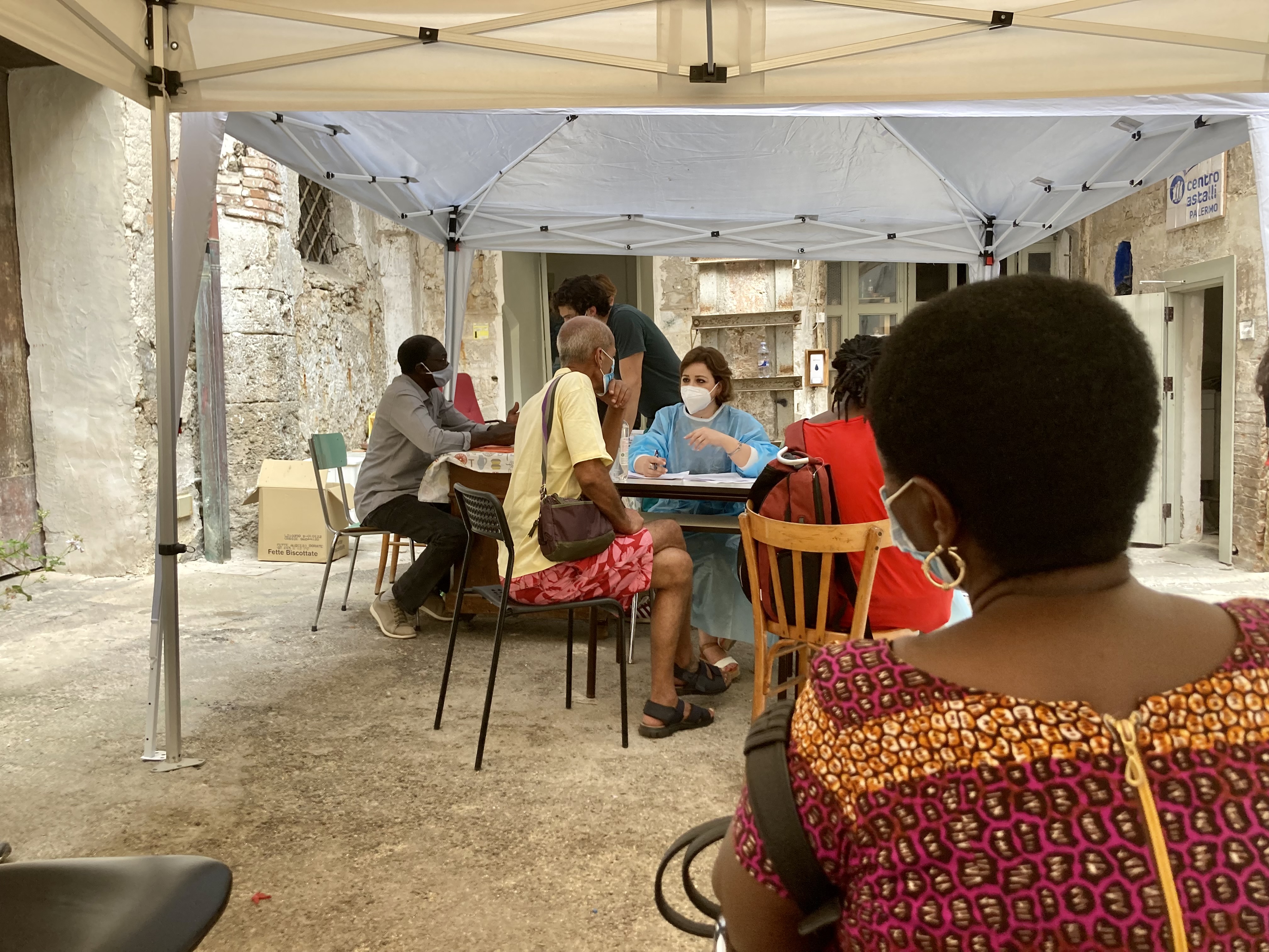 Palermo, “accanto agli ultimi”, già mille i vaccinati