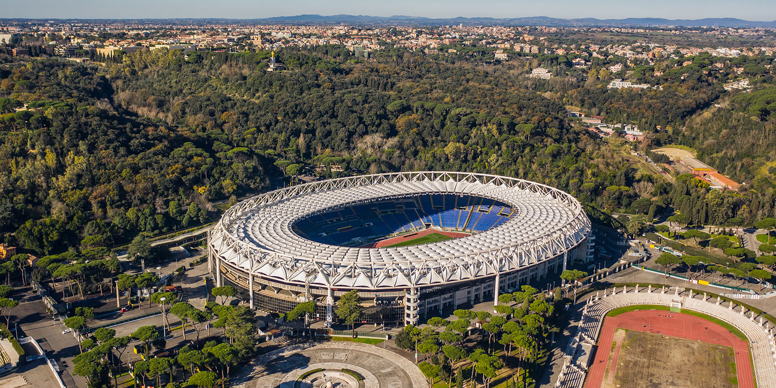 Lazio-Roma, tensione prima del derby: polizia evita scontro