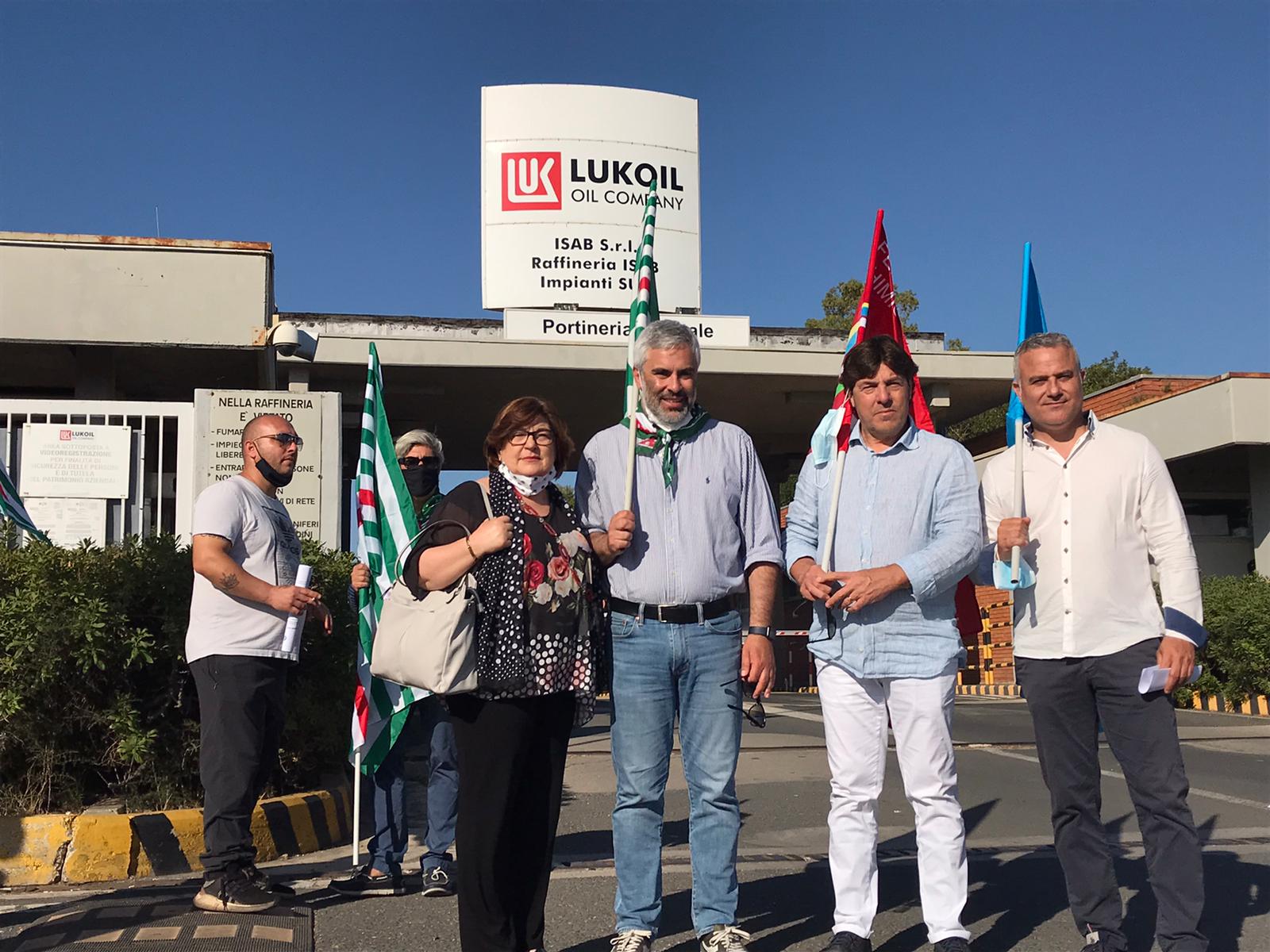 Siracusa, sciopero lavoratori Isab, “stop alla cassa integrazione”