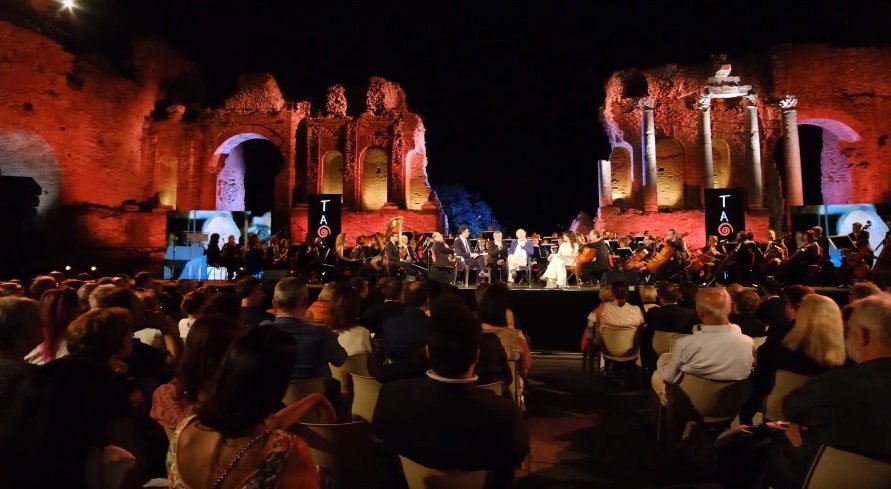 Letteratura, Tabouk, contaminazioni tra parola scritta e in scena