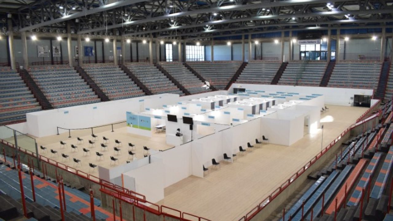 Troppo caldo, l’hub di Acireale starà aperto solo la mattina Troppo caldo, l’hub di Acireale starà aperto solo la mattina