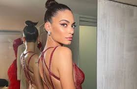 Elodie e Marracash, la cantante sempre più sexy ma ancora innamorata – Le foto