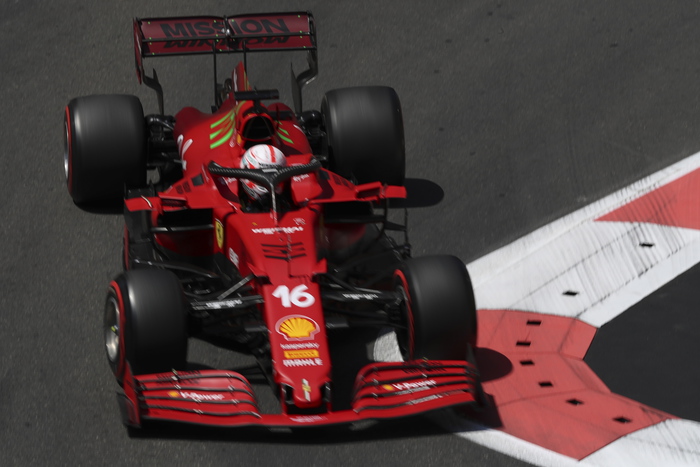 Gp Baku, strepitoso Leclerc, pole position davanti ad Hamilton