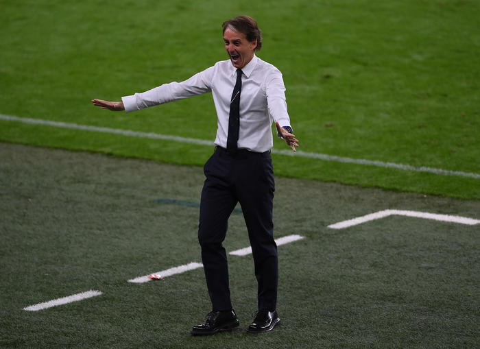 Calcio, Europei, l’Italia soffre con l’Austria ma passa ai quarti