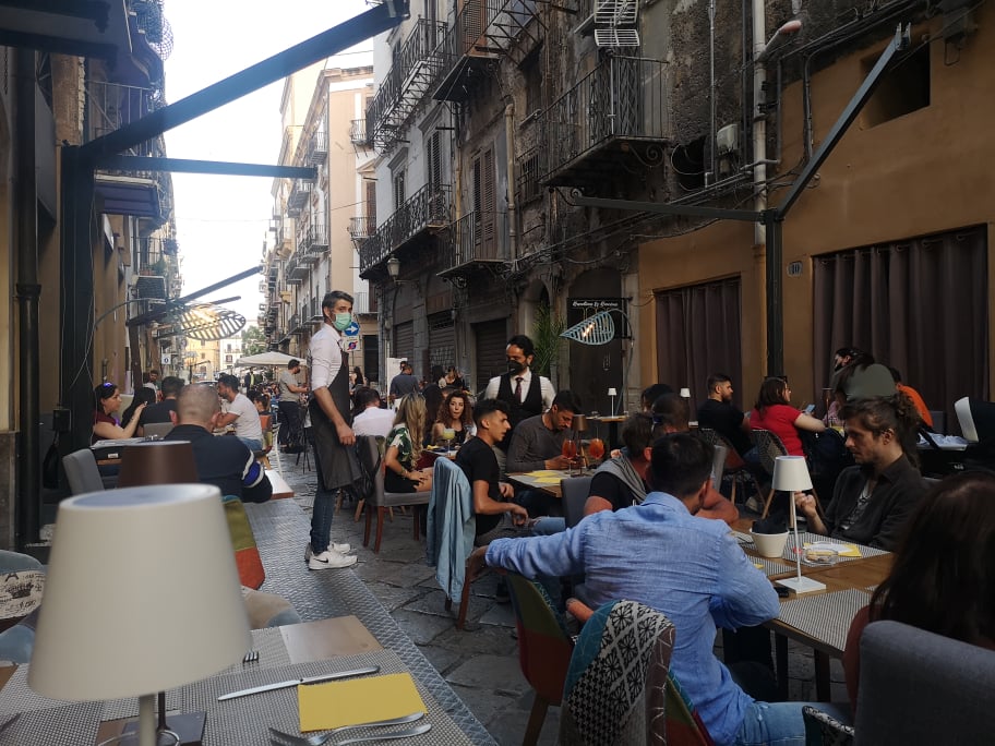 Covid, Palermo, nuova ordinanza Orlando con stretta sulla movida