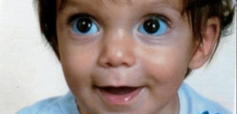 Bambino di 21 mesi scompare da casa nella notte, ricerche in corso