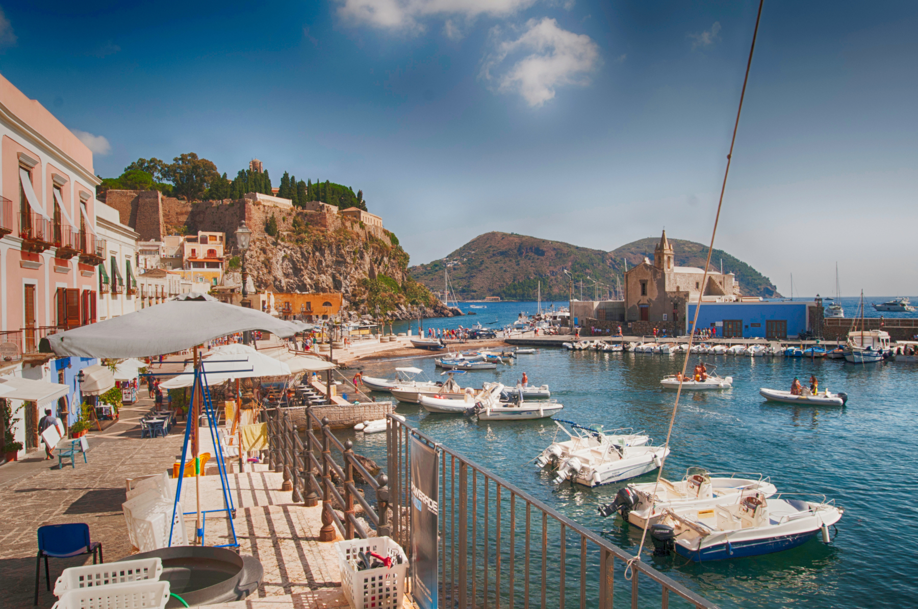 Sindaco Lipari: “Ogni sera radio Rtl in diretta dall’isola”