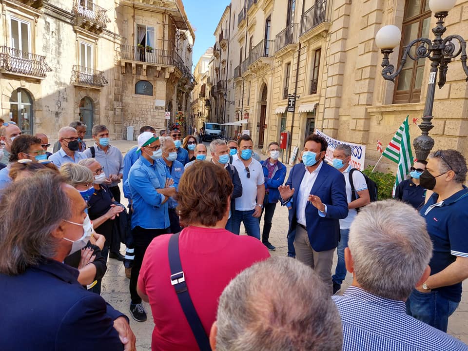 Siracusa, servizio idrico, sit-in a Palazzo Vermexio
