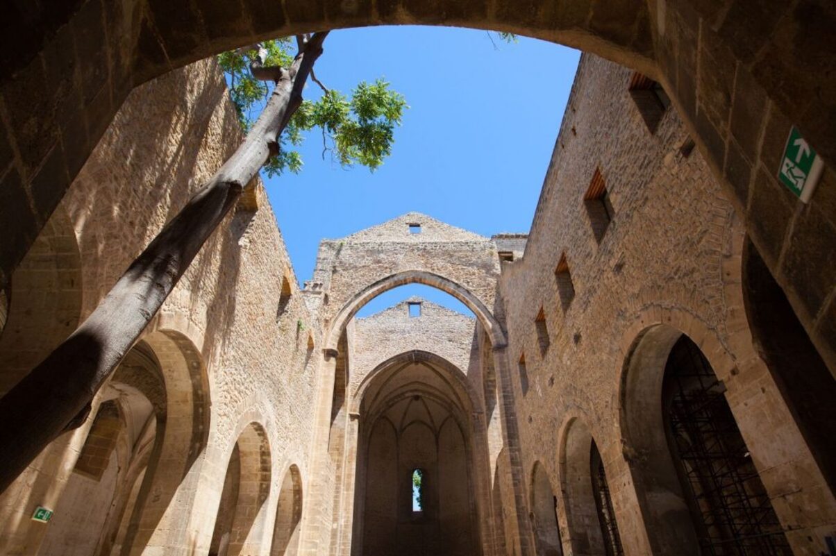 Raid vandalico allo Spasimo, rubate 23 statuette che rappresentano le vittime di mafia Raid vandalico allo Spasimo, rubate 23 statuette che rappresentano le vittime di mafia