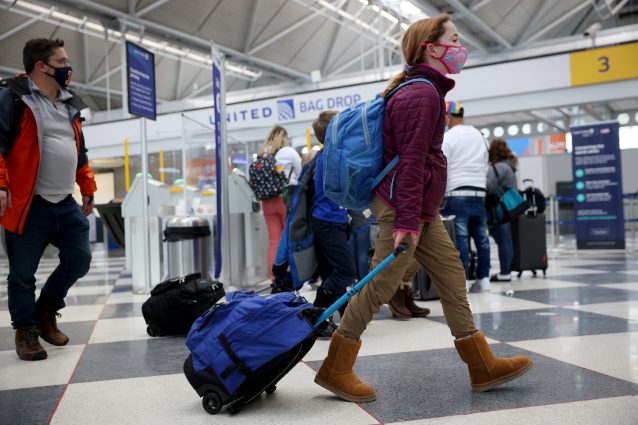 Green pass e viaggi, Ue propone validità 9 mesi, proroga solo con richiamo Green pass e viaggi, Ue propone validità 9 mesi, proroga solo con richiamo