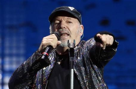 Provocò un incidente e poi fuggì, condannato il figlio di Vasco Rossi