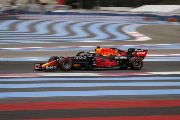 Gp Stiria, dominio di Verstappen, battuto Hamilton, Ferrari dietro