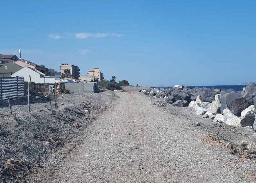 Case in riva al mare, sanatorie legittime: ricorso contro norma regionale abbattimenti