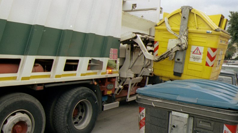 Palermo, strade invase dai rifiuti è tutta colpa della Nazionale