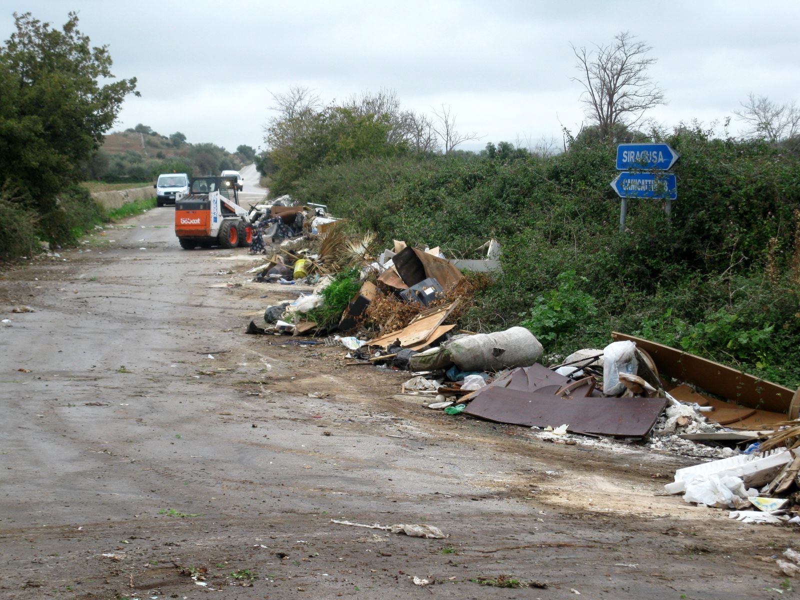Anci Sicilia “Liberare le Sp di Siracusa dalle discariche abusive”