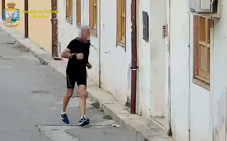 Assenteismo a Palermo, spesa o jogging durante il lavoro, 28 indagati