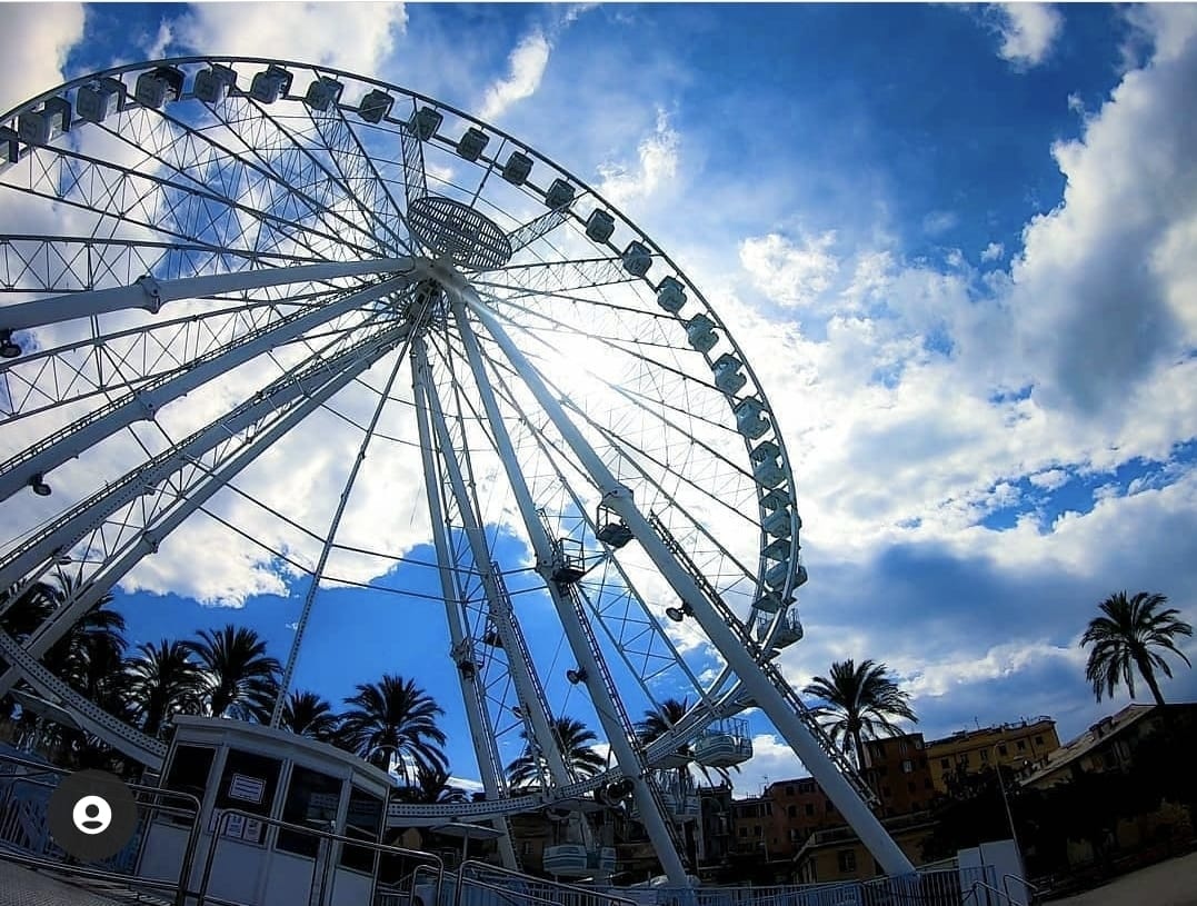 Catania arriva la ruota panoramica alta 50 metri su piazzale Sanzio Catania arriva la ruota panoramica alta 50 metri su piazzale Sanzio