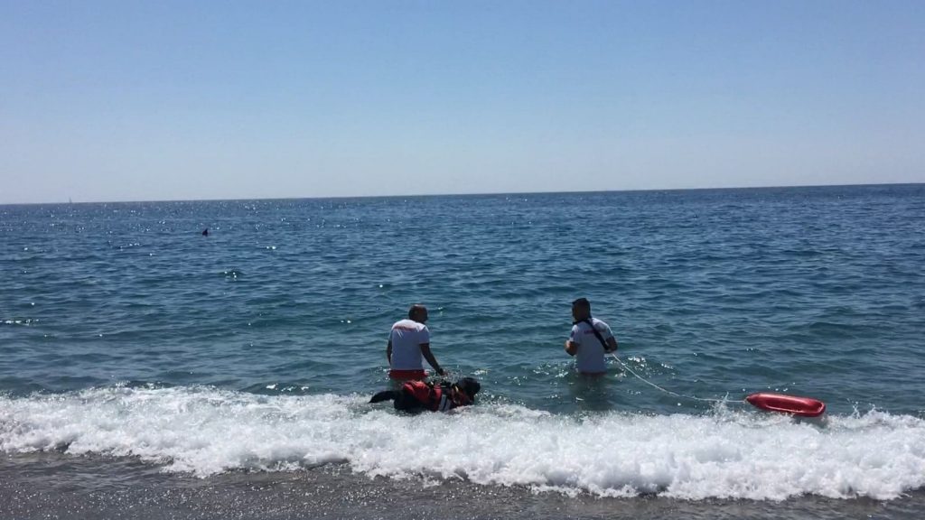 Giardini Naxos, bagnini a quattro zampe per un’estate in sicurezza Giardini Naxos, bagnini a quattro zampe per un’estate in sicurezza
