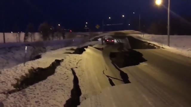 Terremoto in Alaska, magnitudo 8.2, allarme tsunami