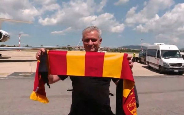 L’arrivo di Mourinho a Roma, tifosi in visibilio (VIDEO)