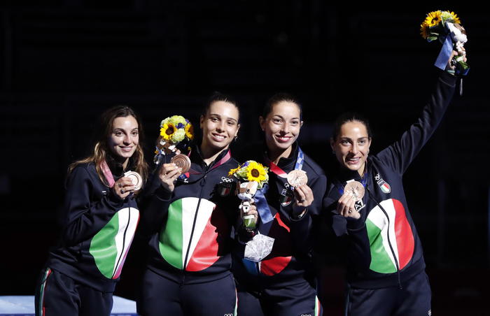 Tokyo, bronzo Italia nella spada a squadre con le siciliane Fiamingo e Santuccio Tokyo, bronzo Italia nella spada a squadre con le siciliane Fiamingo e Santuccio