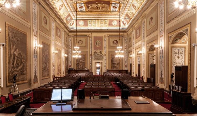 “Onorevole favorisca…”, all’Ars partono controlli per il Green Pass