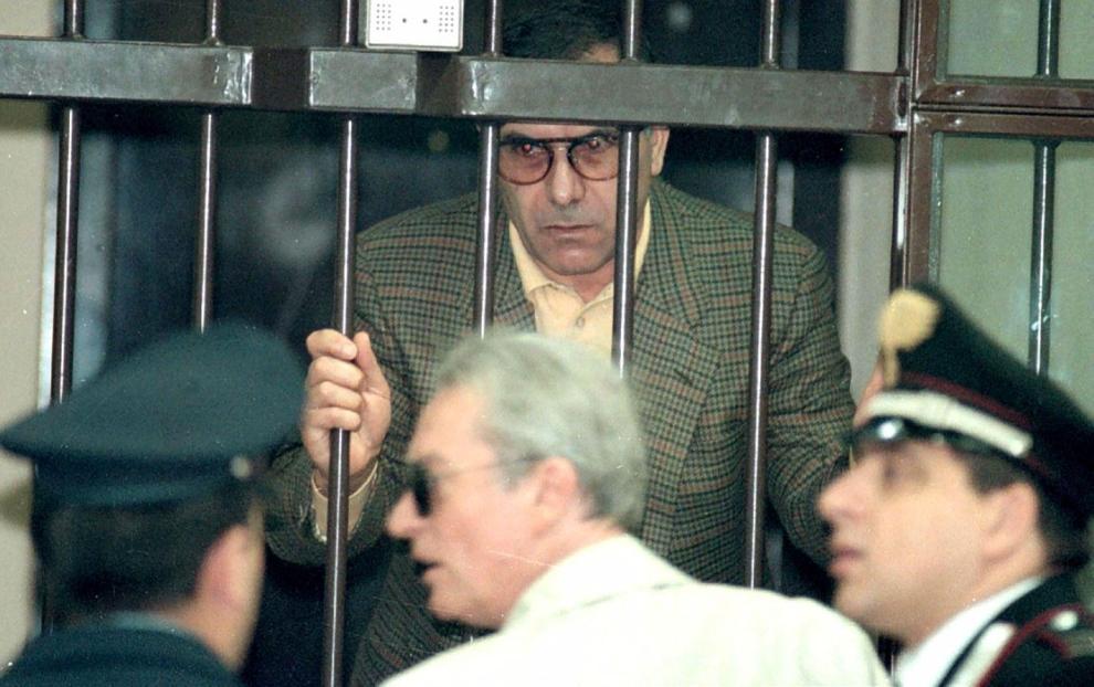 Mafia, Bagarella aggredisce agente in carcere a Sassari