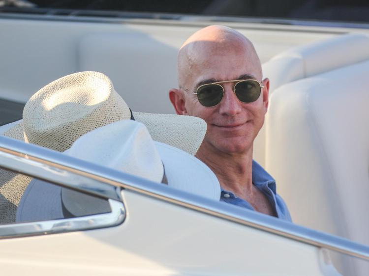 Classifica più ricchi del mondo, Bezos in testa, ecco chi è