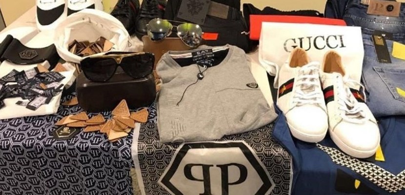 Palermo, sequestrati capi contraffatti, cd e sigarette