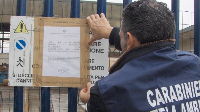 Trapani, rifiuti smaltiti illecitamente, sigilli a una cava e officina Trapani, rifiuti smaltiti illecitamente, sigilli a una cava e officina
