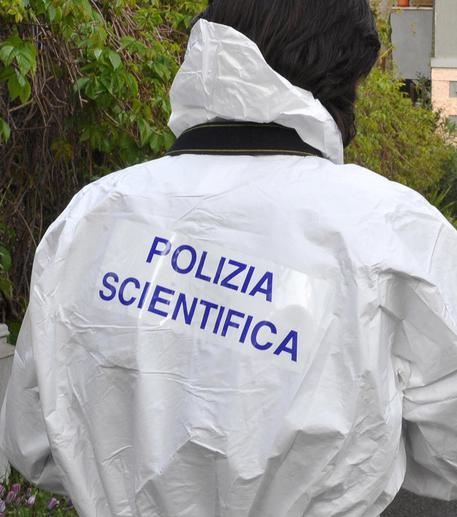 Il macabro ritrovamento, cadavere sulla spiaggia: indagini in corso