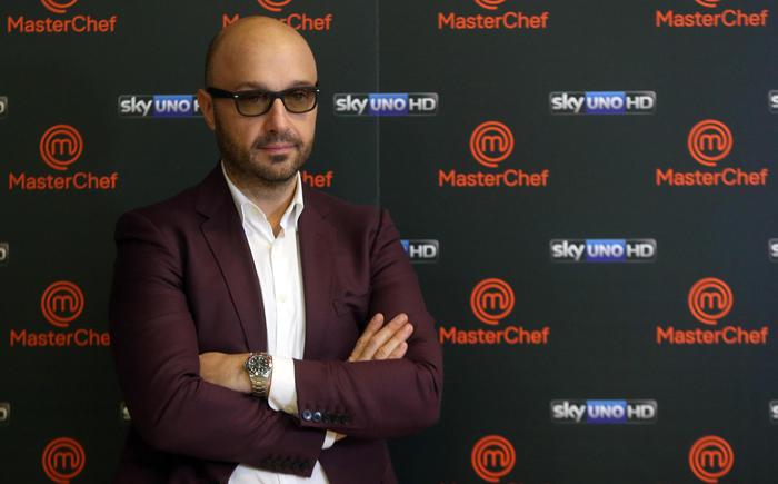 Joe Bastianich, molestie sessuali nei suoi ristoranti, scatta il maxi risarcimento
